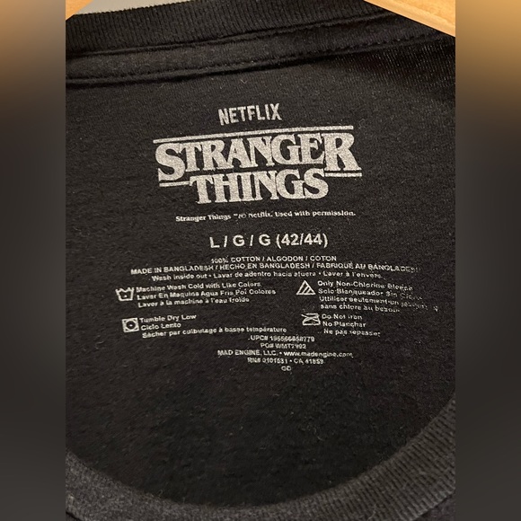 Stranger Things Netflix Series T Shirt Unisex Adult Size 42/44 - Picture 3 of 3